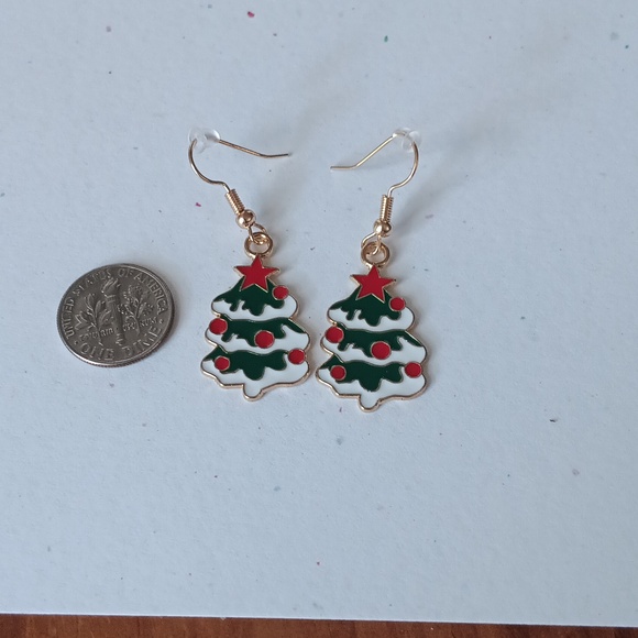 Christmas Tree 🎄 Earrings - Picture 2 of 2